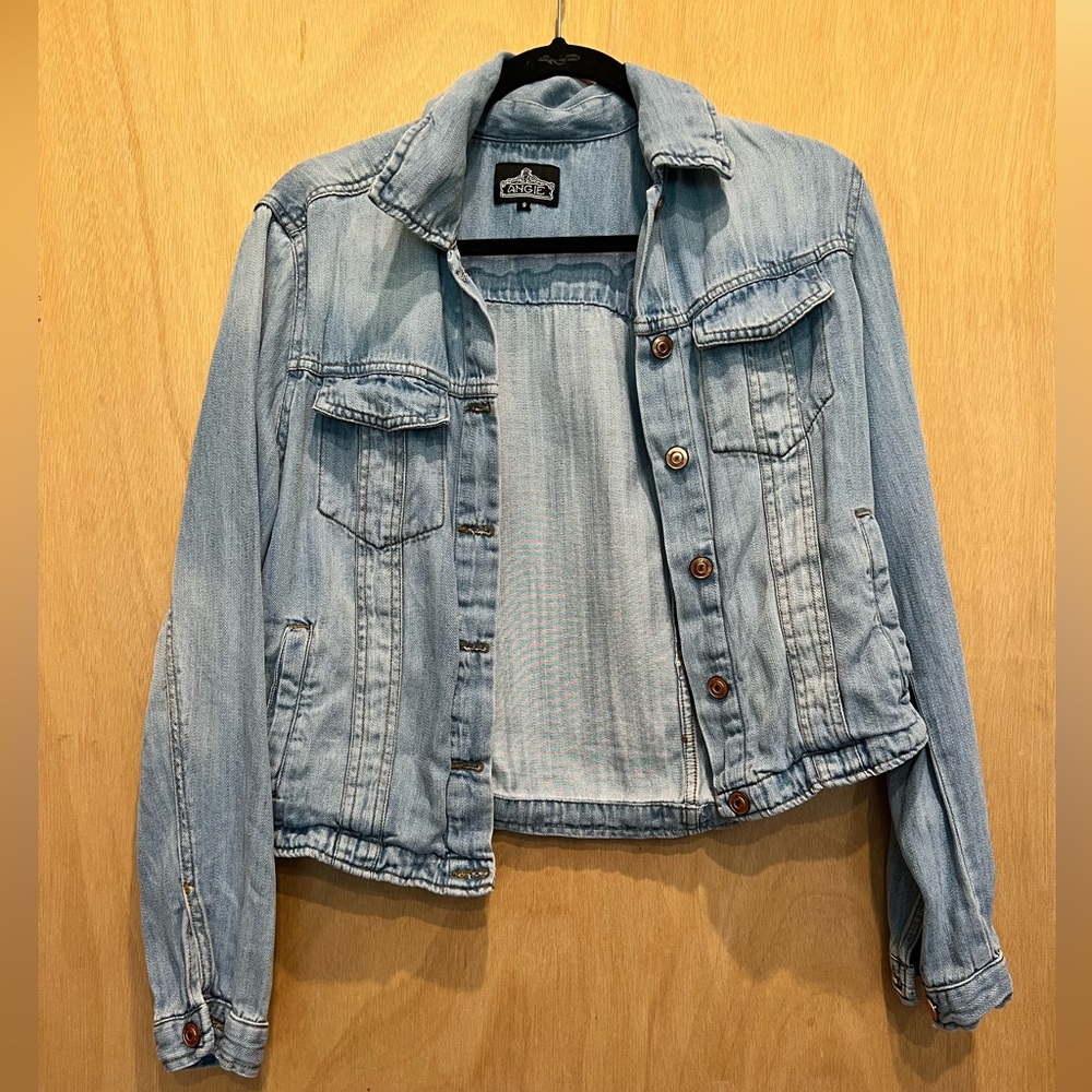 ❌ S O L D ❌ Soft denim jacket size small. Copper colored buttons